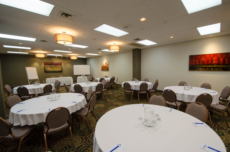 Food & Drinks 5, Hotel WelcomINNS Montreal-Boucherville, Lajemmerais