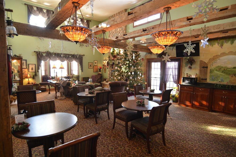 Food & Drinks 5, Hearthstone Inn & Suites, Greene