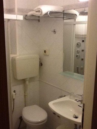 Bathroom 5, Tridentum, Forli' - Cesena