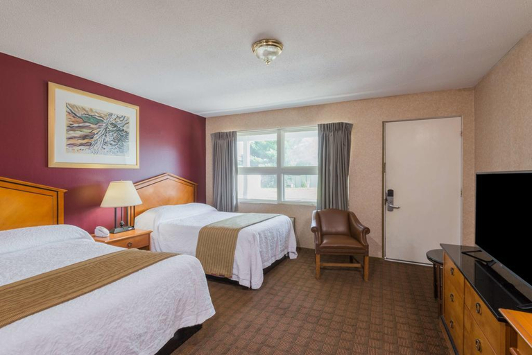 Exterior & Views 3, Knights Inn Plainfield, Windham