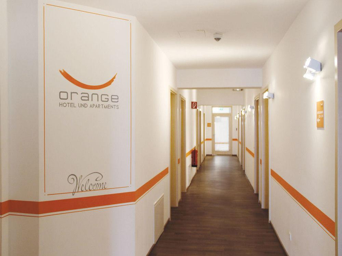 Public Area 2, Orange, Neu-Ulm