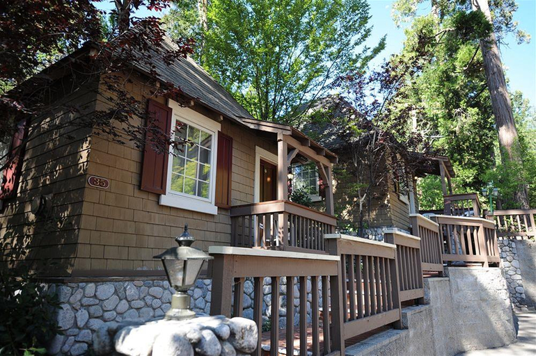 Exterior & Views 5, Saddleback Inn, San Bernardino
