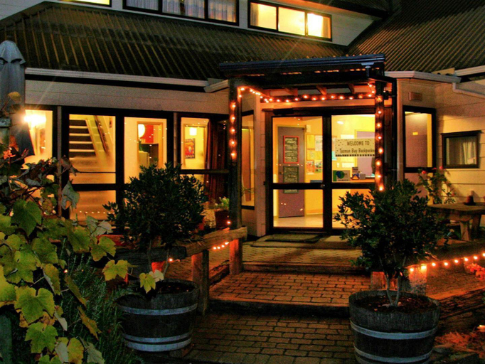 Exterior & Views 2, Tasman Bay Backpackers, Nelson