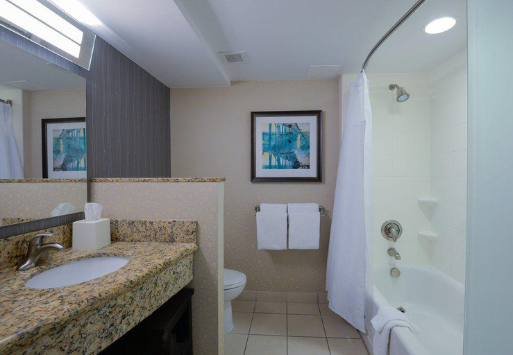 Bathroom 4, Courtyard By Marriott Ocean City Oceanfront, Worcester