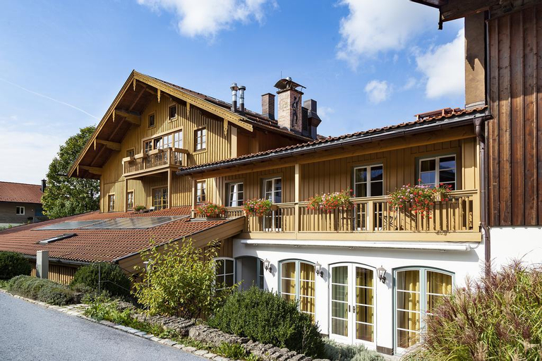 Exterior & Views 2, Flair Hotel Karner, Rosenheim