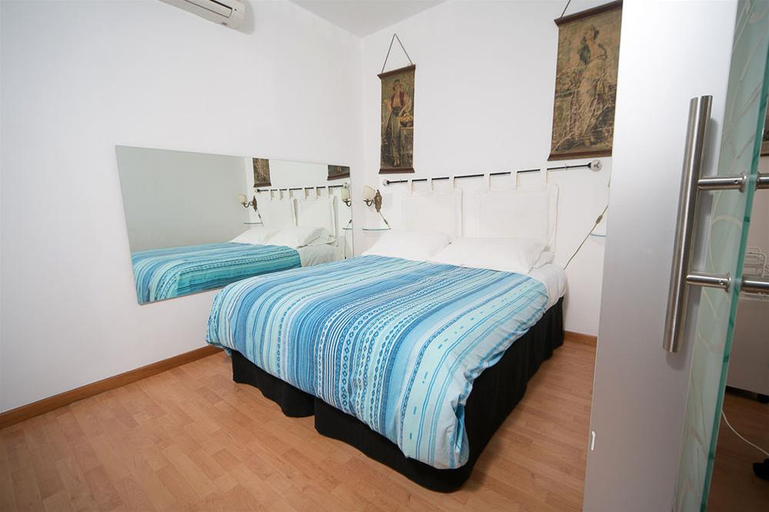 Bedroom 2, Fiorentini, Napoli