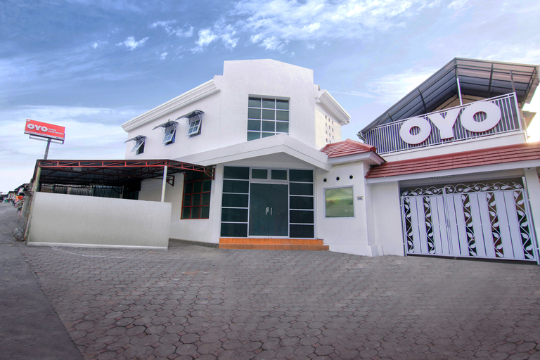 Exterior & Views 4, OYO 966 Dinda Guesthouse, Sleman