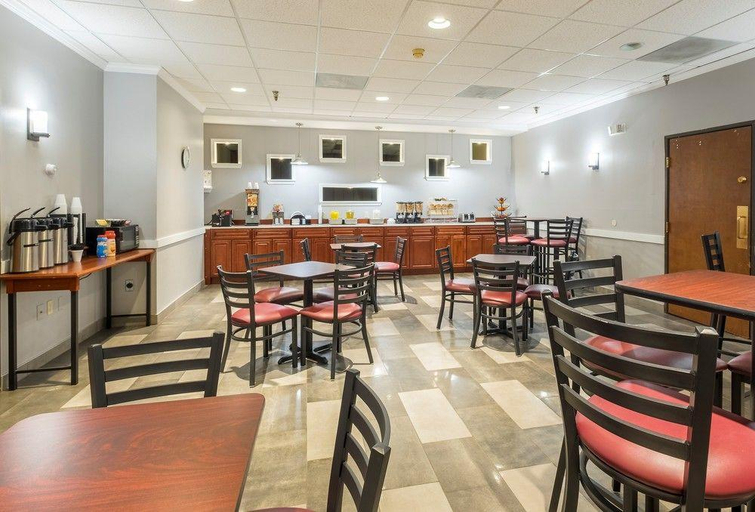 Food & Drinks 5, Riverside Inn Fulton, Oswego