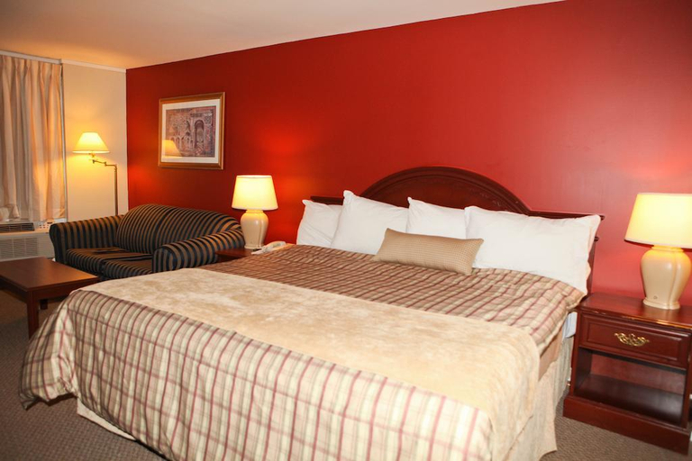 Bedroom 2, Saxony Motel, Chatham-Kent
