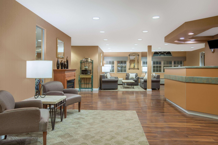 Public Area 2, Microtel Inn & Suites by Wyndham Raton, Colfax