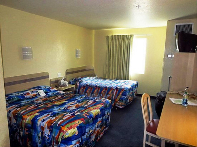 Bedroom 3, Motel 6 Beatty, NV - Death Valley, Nye