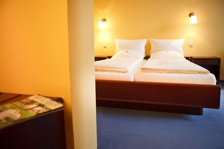 Bedroom 3, Landhotel Zum Pottkuchen, Altmarkkreis Salzwedel