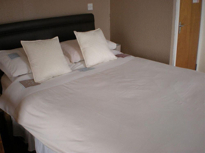 Bedroom 5, Cleasewood Guest House, Norfolk