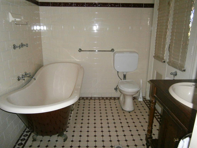 Bathroom 5, Historic Hydro Motor Inn, Leeton