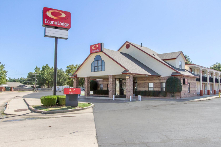 Exterior & Views 2, Americas Best Value Inn Norman/University Oklahoma, Cleveland