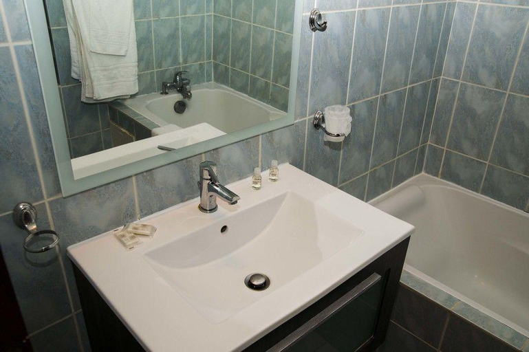 Bathroom, Le Saint Michel, Saint-Paul