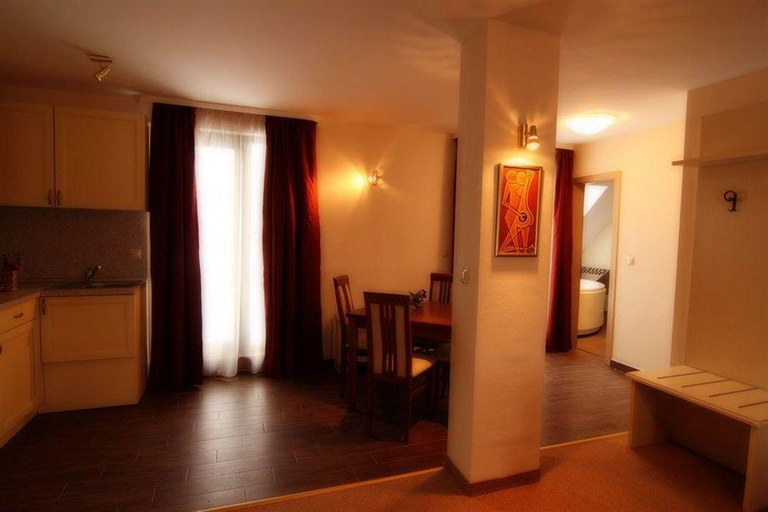 Public Area 2, St George Hotel, Stolichna