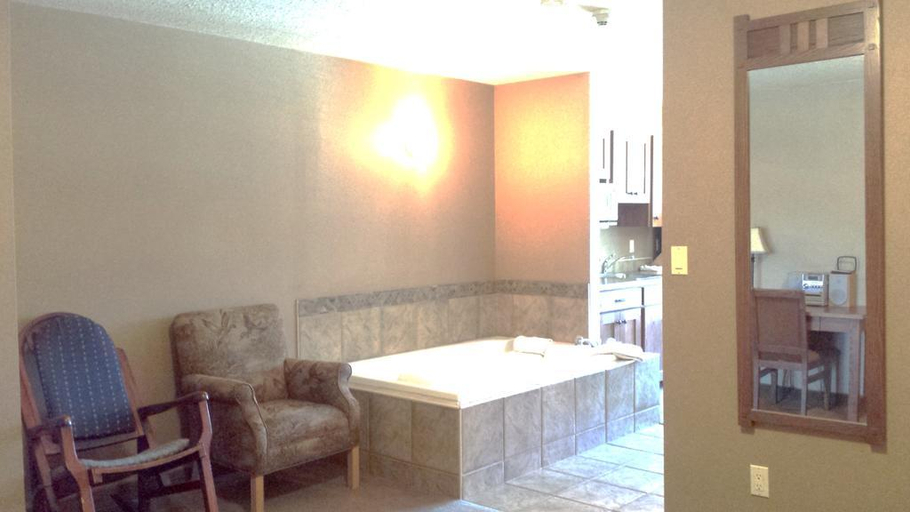 Bathroom 5, Elkwater Lake Lodge, Division No. 1