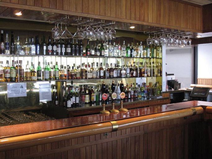 Food & Drinks 5, Auto Lodge Motor Inn, New Plymouth