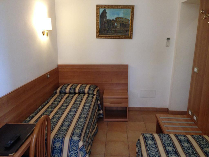 Public Area, Hotel Bolognese, Rome
