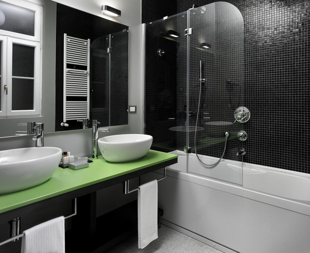 Bathroom 4, Palace Suite, Trieste