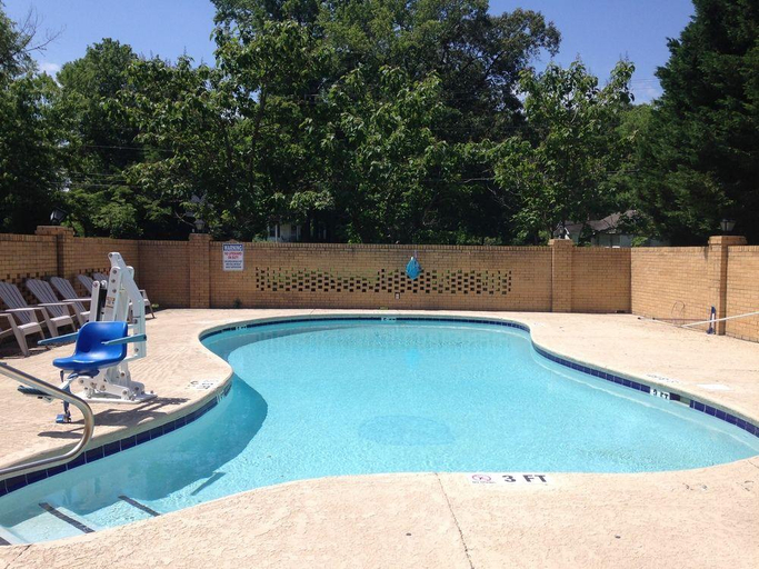 Sport & Beauty, Knights Inn Elizabethtown, Bladen