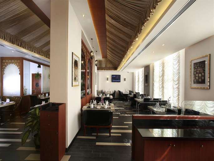 Exterior & Views 2, Platinum Hotel, Bausher