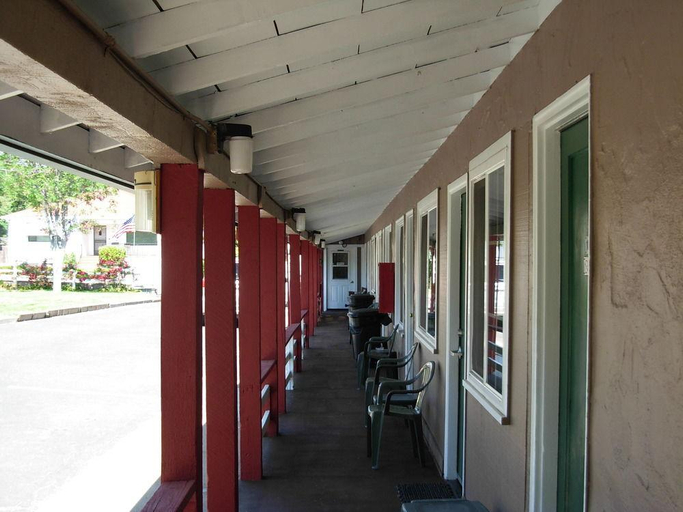 Public Area 3, Jumping Frog Motel, Calaveras