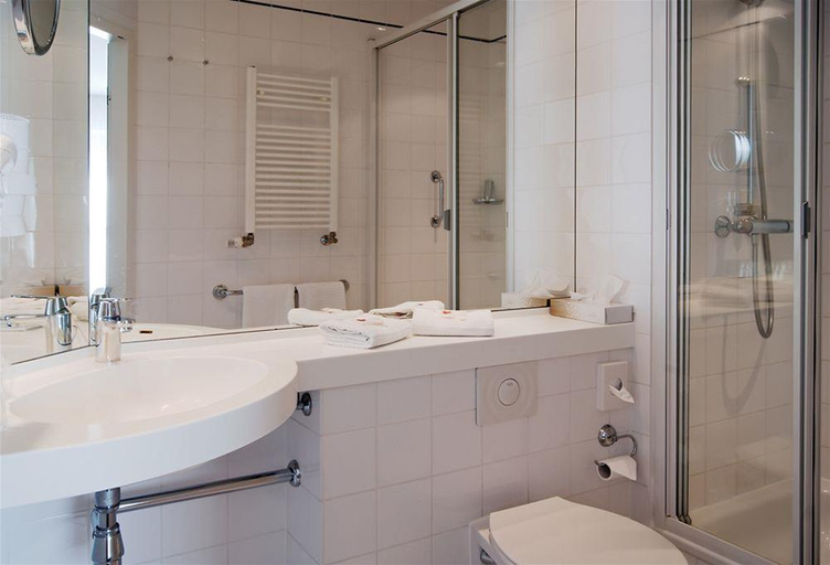 Bathroom 4, Inselhotel Poel, Nordwestmecklenburg