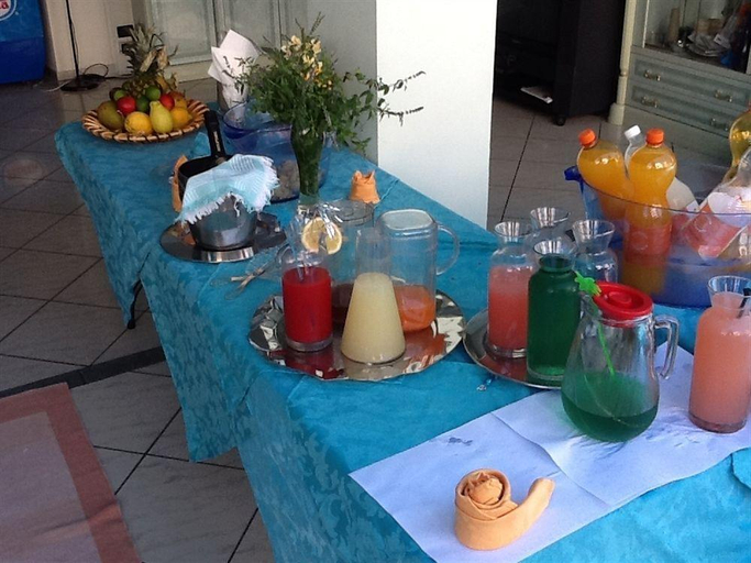 Food & Drinks