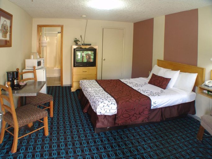 Bedroom 5, The Inn At Salmon Creek, Clark