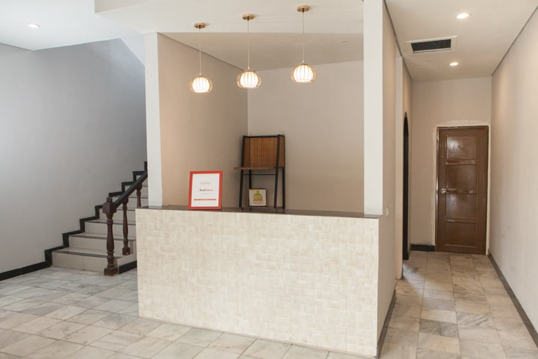 Public Area 3, RedDoorz @ Wiyung 2, Surabaya