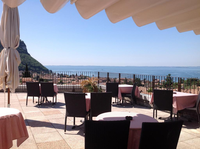 Food & Drinks 4, Villa Ca' Nova, Verona