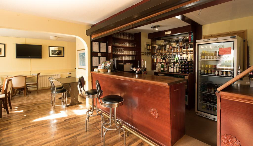 Food & Drinks, Milton Keynes Hotel, Northamptonshire