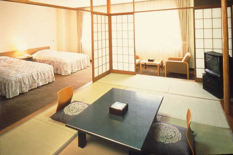Bedroom 3, Suginoi Hotel, Beppu