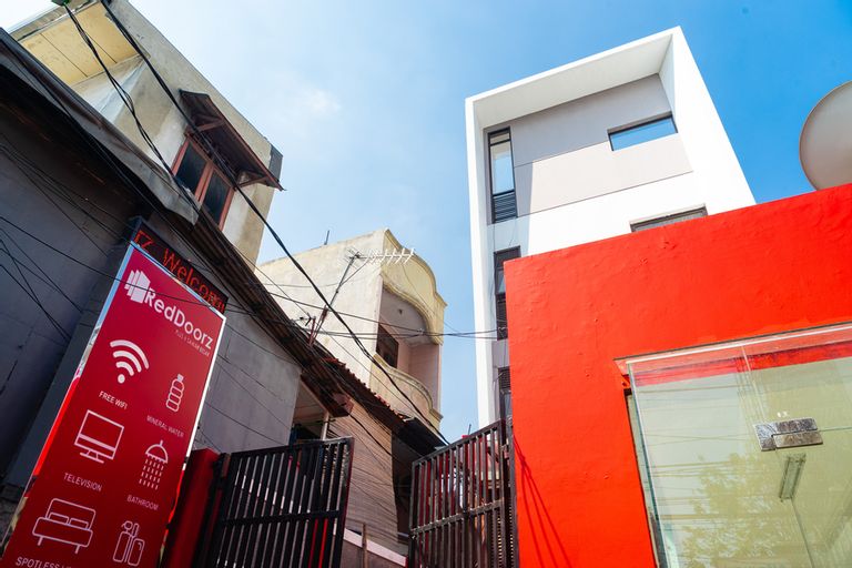 RedDoorz Plus @ Sawah Besar, Central Jakarta