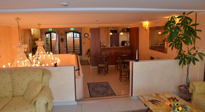 Public Area 2, Hotel Kalos, Messina