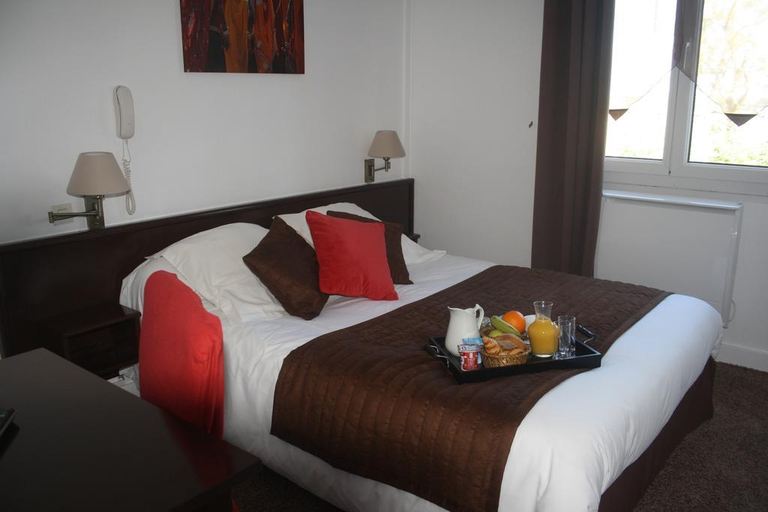 Bedroom 3, Logis Hotel Emeraude des Bois, Landes
