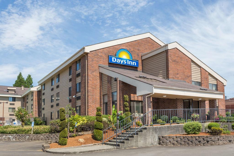 Exterior & Views 1, Quality Inn & Suites Clackamas – Portland, Clackamas