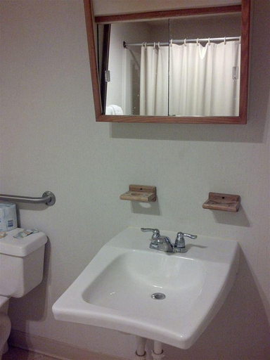 Bathroom 3, Oswego Inn, Oswego