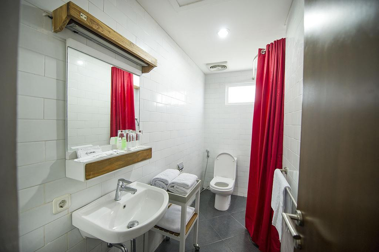 Bathroom, Lokal Hotel & Restaurant, Sleman