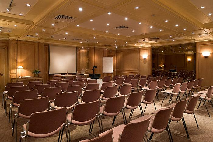 Business Facilities, Bedford, Paris