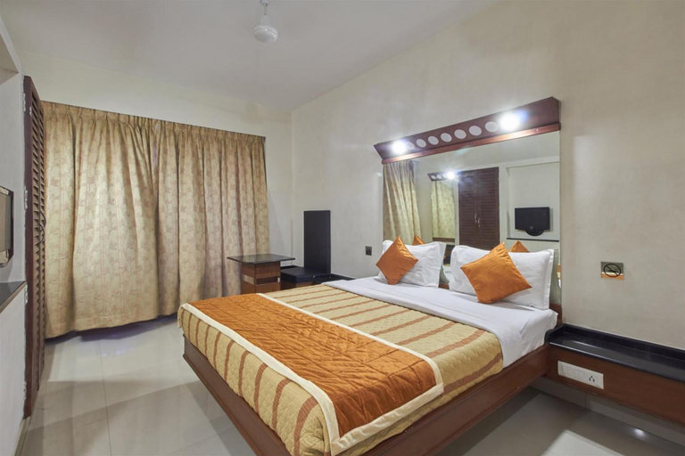 Bedroom 3, Lotus Bay View Hotel, Puducherry