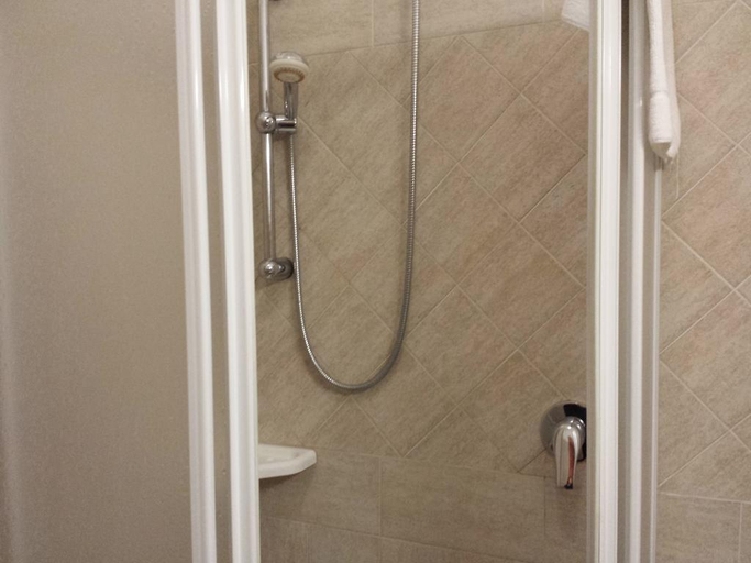 Bathroom 4, Hotel Softwood, Macerata