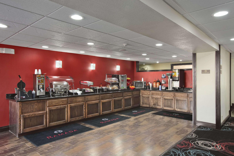 Public Area 2, Ramada by Wyndham Tulsa, Tulsa