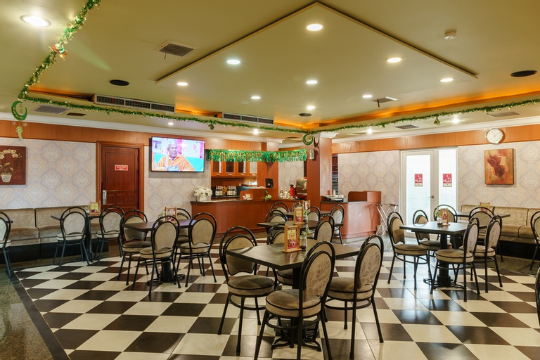 Food & Drinks, RedDoorz Plus near Dunia Fantasi Ancol, Jakarta Utara