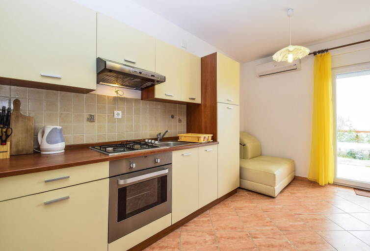 Others 5, Apartments Komadina 596, Pag