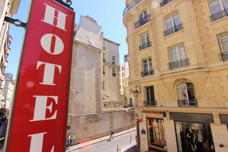 Exterior & Views 2, de la Bretonnerie, Paris