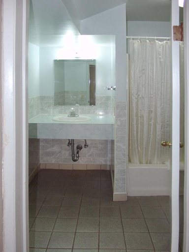 Bathroom, The Inn At Salmon Creek, Clark