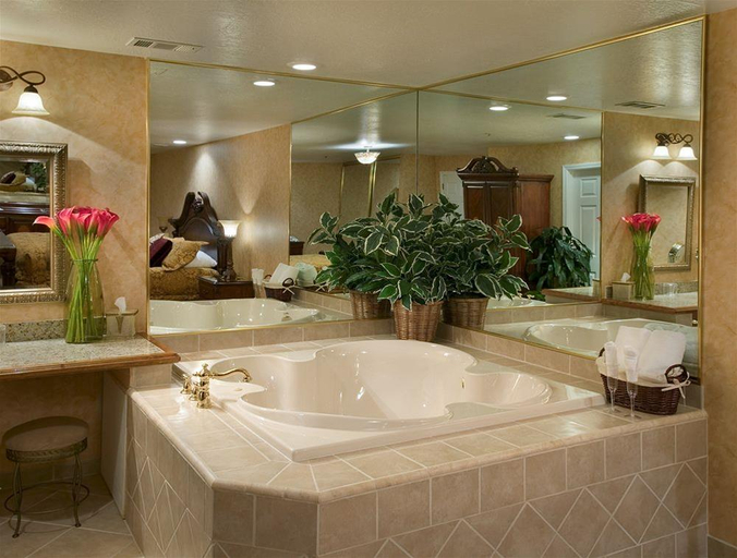 Bathroom 5, Red Lion Hotel Rogue Regency Medford Airport, Jackson